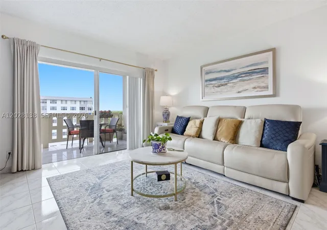 Homes for sale in Hollywood, FL | 4330 Hillcrest Dr #916, Hollywood, FL 33021 | MLS# A12028138