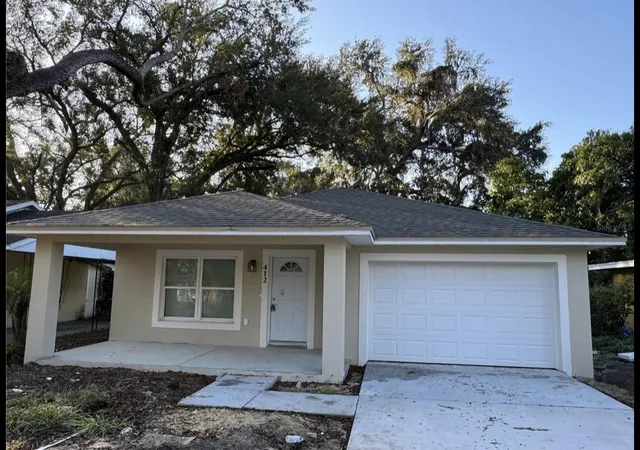 1st image of 412 Ne Avenue M Ne, Winter Haven, FL 33881 | MLS# B26034930