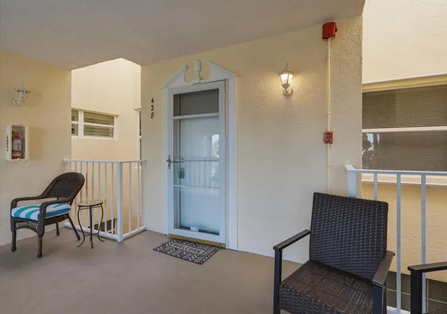 Homes for sale in Vero Beach, FL | 428 Grove Isle Cir #9, Vero Beach, FL 32962 | MLS# B26034998
