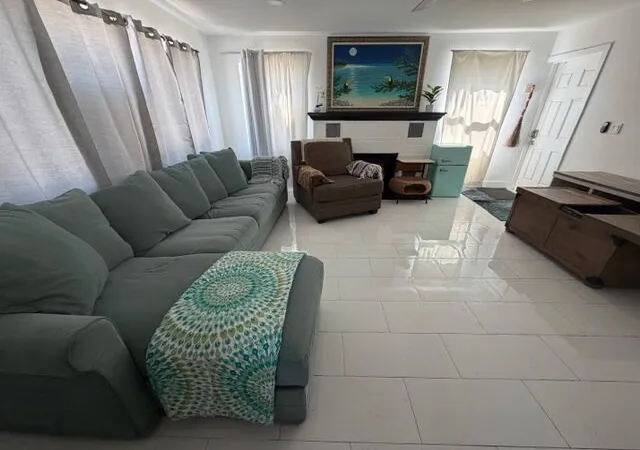 2nd image of 1015 S K St, Lake Worth Beach, FL 33460 | MLS# B26035006