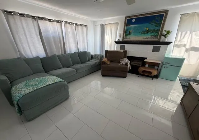 3rd image of 1015 S K St, Lake Worth Beach, FL 33460 | MLS# B26035006
