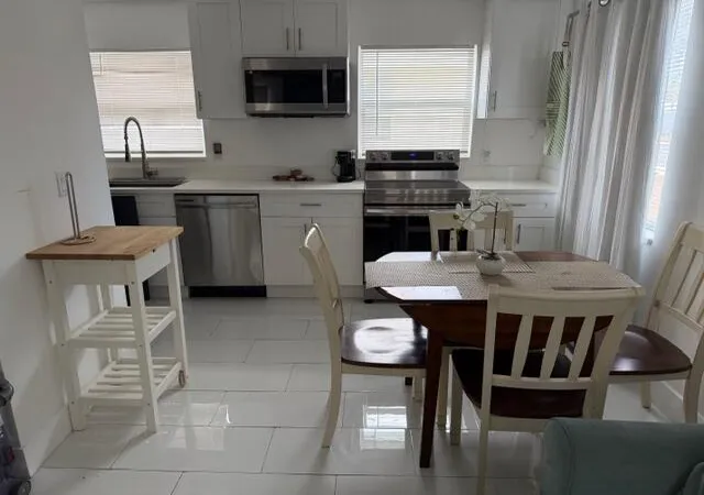 4th image of 1015 S K St, Lake Worth Beach, FL 33460 | MLS# B26035006