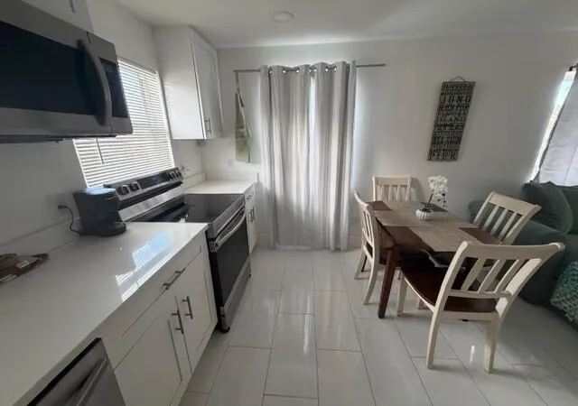 5th image of 1015 S K St, Lake Worth Beach, FL 33460 | MLS# B26035006