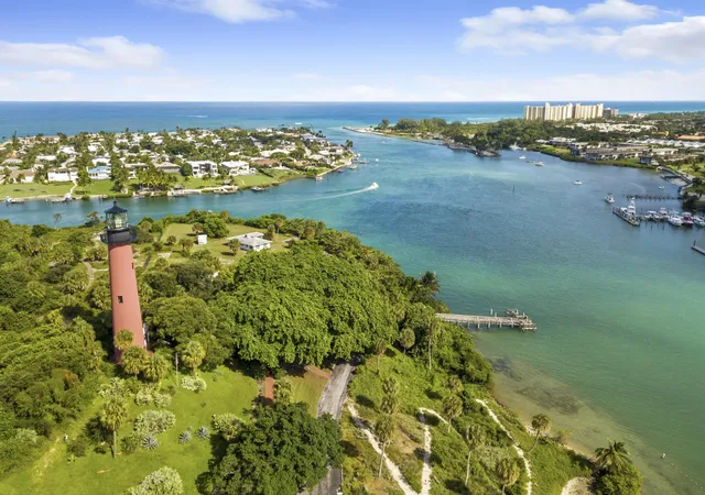 Homes for sale in Juno Beach, FL | 811 Oak Harbour Dr, Juno Beach, FL 33408 | MLS# B26035053