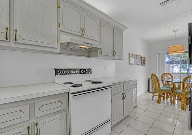3rd image of 13731 Via Aurora #A, Delray Beach, FL 33484 | MLS# B26035074