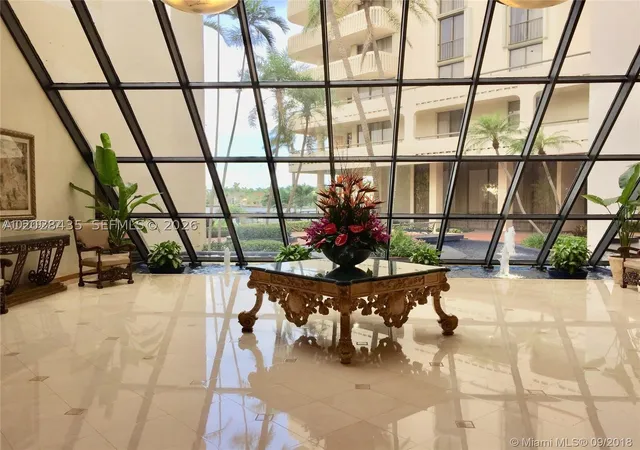 2nd image of 19707 Turnberry Way #18L, Miami, FL 33180 | MLS# A12028435