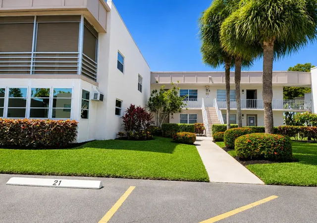 1st image of 415 Normandy Ln #I, Delray Beach, FL 33484 | MLS# B26035161