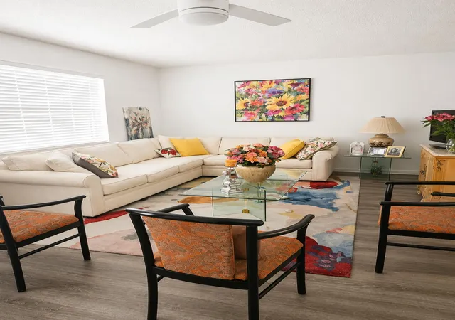 2nd image of 415 Normandy Ln #I, Delray Beach, FL 33484 | MLS# B26035161