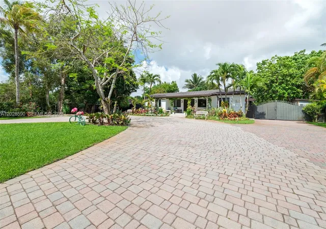 2nd image of 13700 N Miami Ave, Miami, FL 33168 | MLS# A12028590