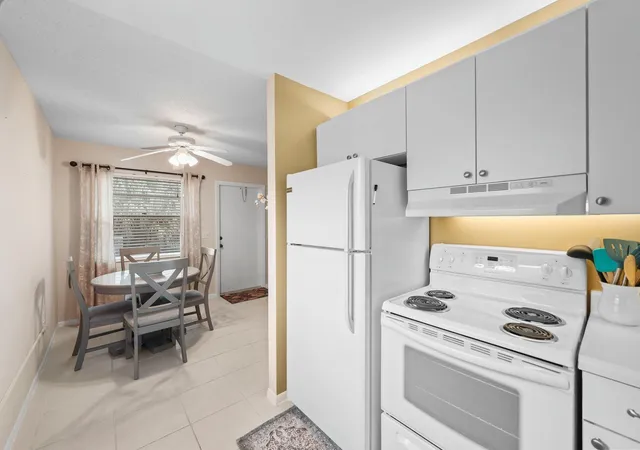 Homes for sale in Stuart, FL | 2600 Se Ocean Blvd #W5, Stuart, FL 34996 | MLS# B26035248