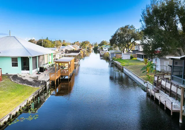 5th image of 1020 4Th St, Okeechobee, FL 34974 | MLS# B26035259
