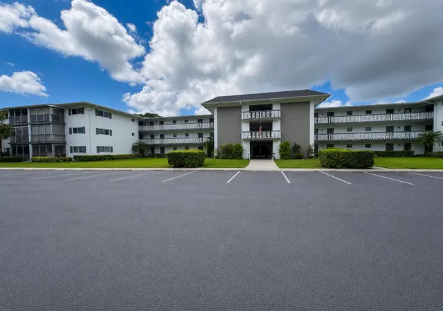Homes for sale in Hollywood, FL | 1201 Hillcrest Ct #315, Hollywood, FL 33021 | MLS# B26035279