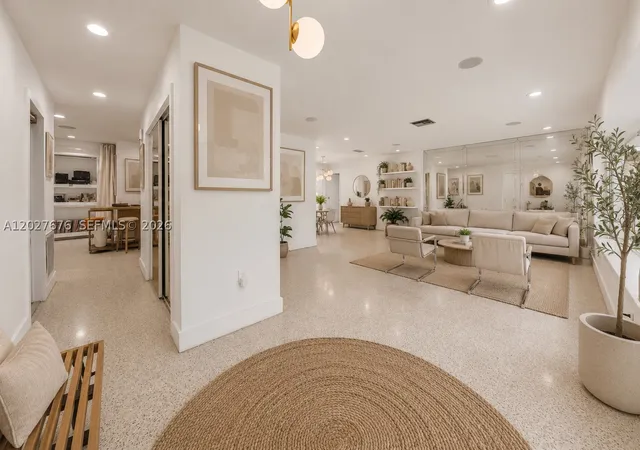4th image of 14001 S Biscayne River Rd, Miami, FL 33161 | MLS# A12027676