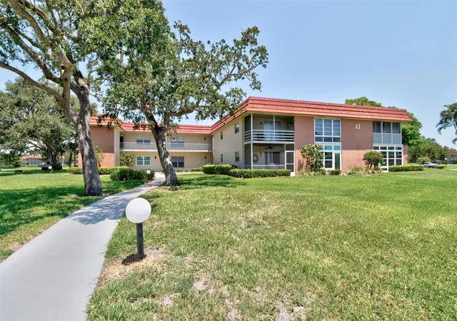 Homes for sale in Vero Beach, FL | 63 Woodland Dr #203/204, Vero Beach, FL 32962 | MLS# B26035299