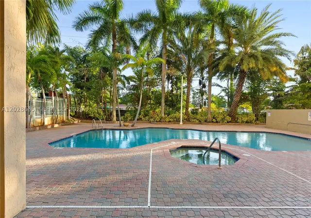 Homes for sale in Miami, FL | 3500 Coral Way #614, Miami, FL 33145 | MLS# A12028605