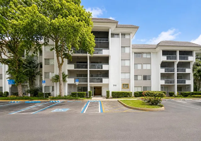 Homes for sale in Plantation, FL | 711 N Pine Island Rd #204, Plantation, FL 33324 | MLS# B26035392