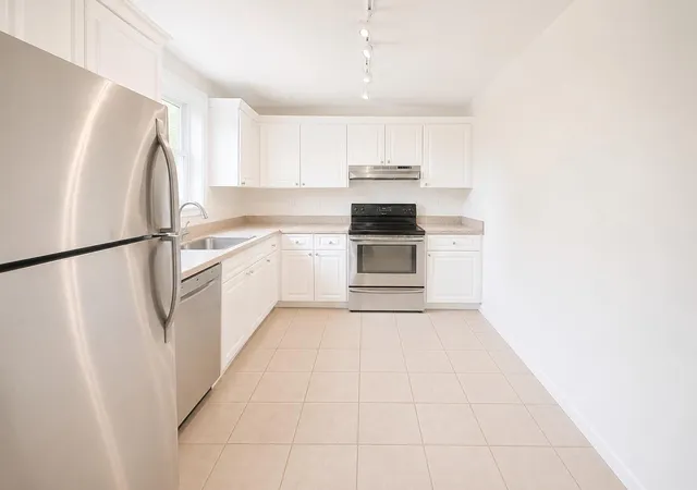 Homes for sale in Plantation, FL | 711 N Pine Island Rd #204, Plantation, FL 33324 | MLS# B26035392