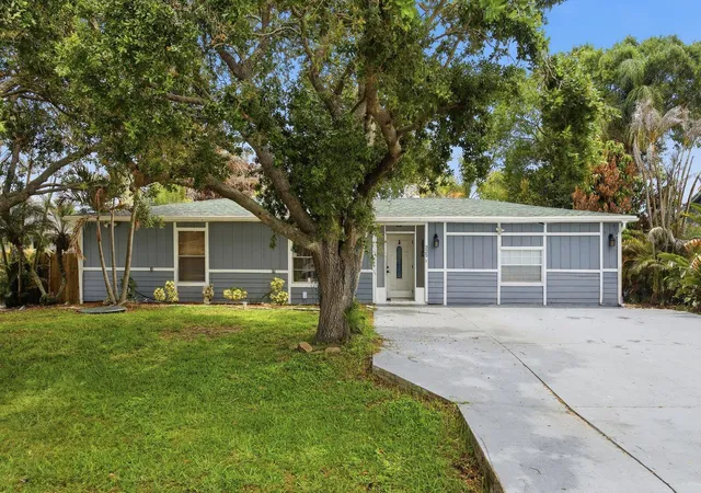 Homes for sale in Port St Lucie, FL | 325 Nw Dearman St, Port St Lucie, FL 34983 | MLS# B26035413