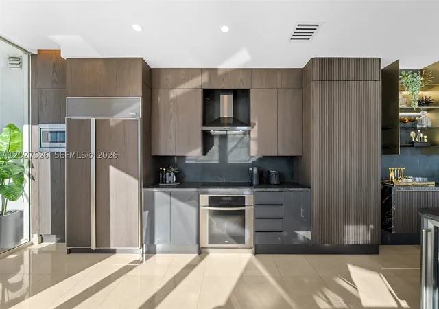 Photo 4 of Condo for sale at 901 Brickell Key Blvd #3304, Miami, FL 33131 | MLS# A12027526 | Listing updated on 2026-08-21