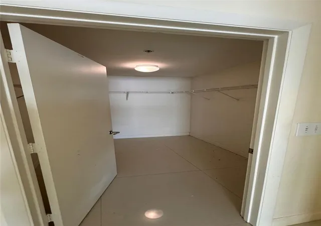 4th image of 253 Ne 2Nd St #3208, Miami, FL 33132 | MLS# B26035474