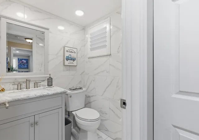 5th image of 34 Colonial Clb Dr, Boynton Beach, FL 33435