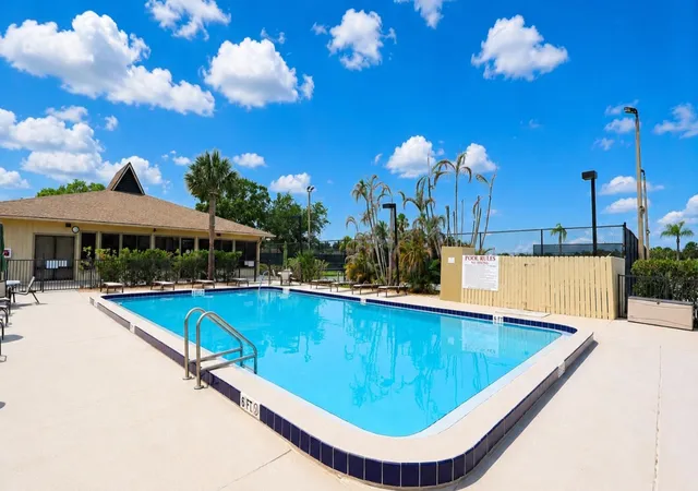 Homes for sale in Vero Beach, FL | 29 Plantation Dr #202, Vero Beach, FL 32966 | MLS# B26035559