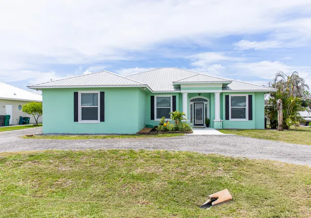 1st image of 2406 Se 31st St Se, Okeechobee, FL 34974 | MLS# B26035579