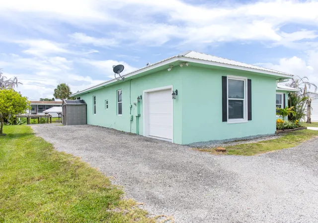 5th image of 2406 Se 31St St Se, Okeechobee, FL 34974 | MLS# B26035579