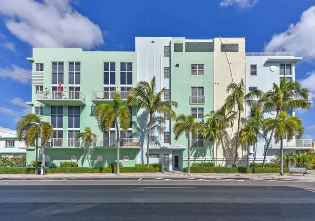 1st image of 108 Lake Ave, Lake Worth Beach, FL 33460