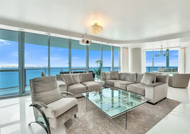 Listing Photo 4 - Condo for sale in building located at 3101 S Ocean Dr, Hollywood, FL 33019 - Unit #2208