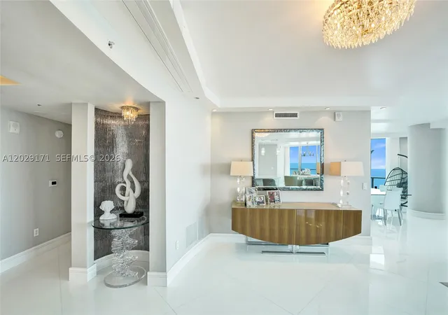 Listing Photo 5 - Condo for sale in building located at 3101 S Ocean Dr, Hollywood, FL 33019 - Unit #2208