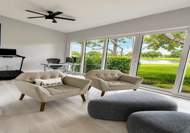 3rd image of 4103 Carriage Dr, Pompano Beach, FL 33069