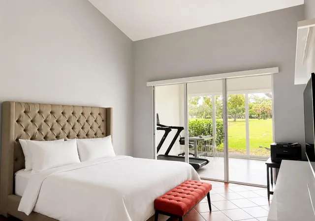 4th image of 4103 Carriage Dr, Pompano Beach, FL 33069