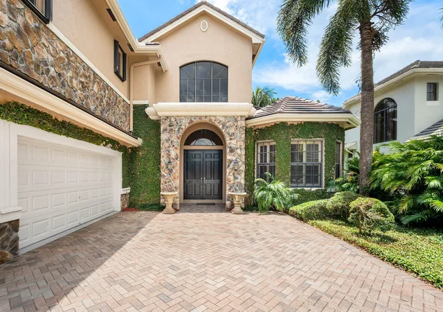 2nd image of 10380 Trianon Pl, Wellington, FL 33449 | MLS# B26035952