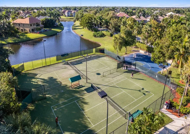 61st image of 10380 Trianon Pl, Wellington, FL 33449 | MLS# B26035952