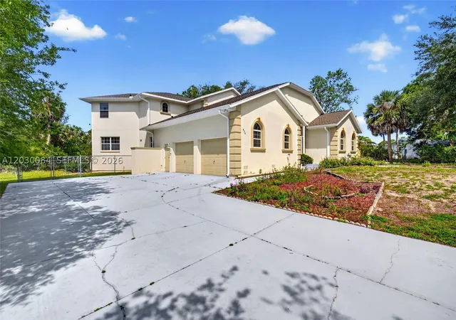 Photo 3 of Single family home for sale at 474 N Afterglow Circle, Crystal River, FL 34429 | MLS# A12030084 | Listing updated on 2026-10-09