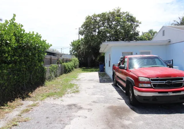 Homes for sale in Riviera Beach, FL | 1417 W 32nd St, Riviera Beach, FL 33404 | MLS# B26036128