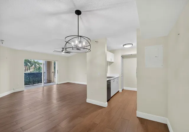 2nd image of 123 Yacht Clb Wy, Lantana, FL 33462