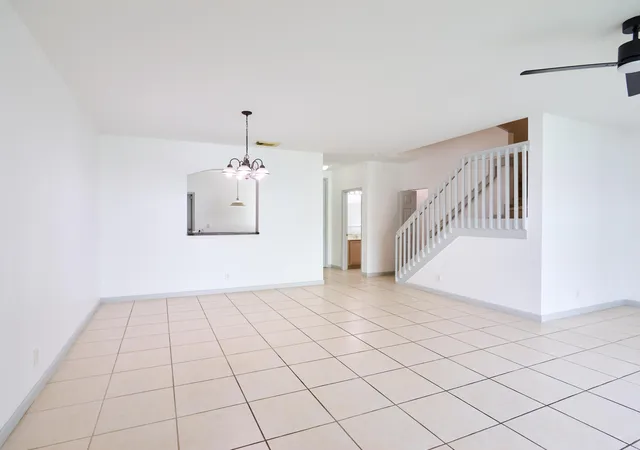 3rd image of 2052 Oakhurst Wy, Riviera Beach, FL 33404 | MLS# B26036086