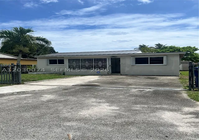 2nd image of 250 Ne 160th St, Miami, FL 33162 | MLS# A12030074