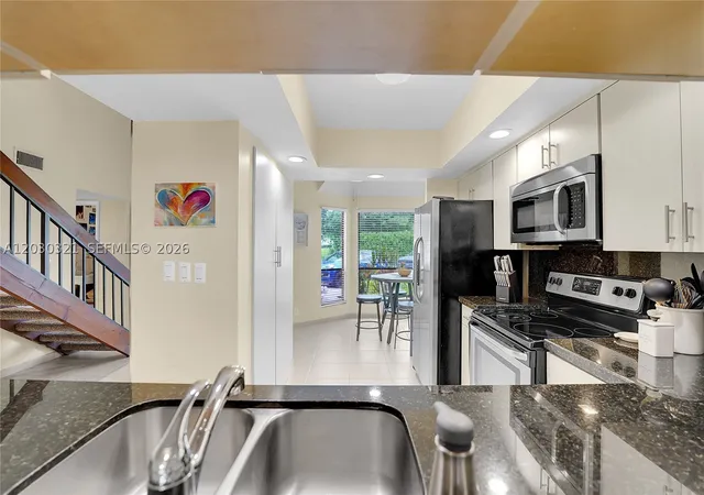 4th image of 1400 Nw 9Th Ave #C-18, Boca Raton, FL 33486 | MLS# A12030321