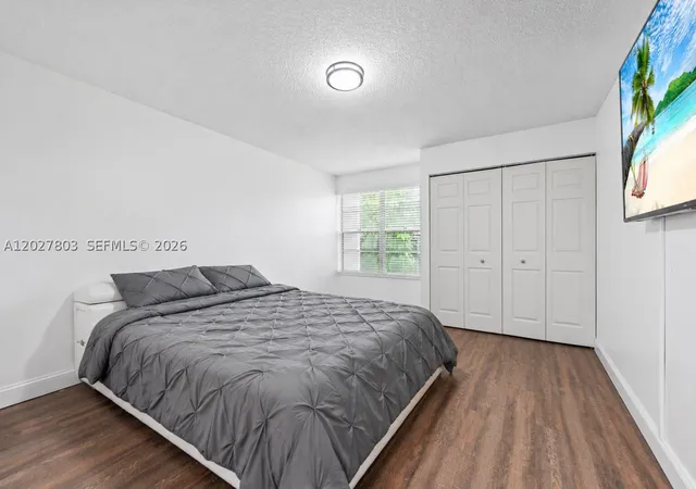 28th image of 15723 Woodgate Pl #E, Sunrise, FL 33326 | MLS# A12027803