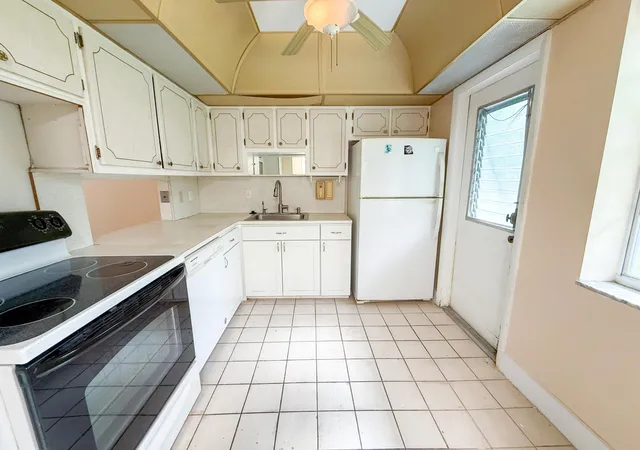 3rd image of 604 Ne 2Nd St, Dania Beach, FL 33004