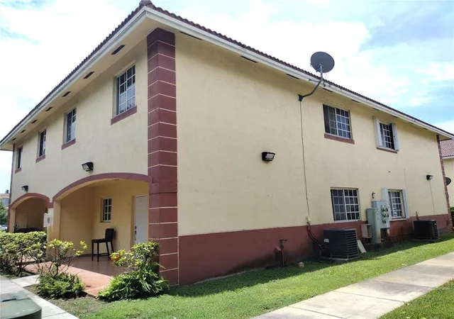 3rd image of 11378 W Flagler St #206, Miami, FL 33174 | MLS# B26036392