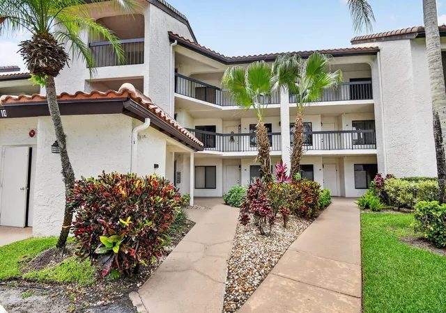 Homes for sale in Boynton Beach, FL | 10173 Mangrove Dr, Boynton Beach, FL 33437