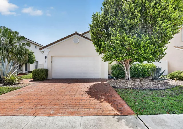 1st image of 327 Sw 191st Ter, Pembroke Pines, FL 33029 | MLS# B26036461