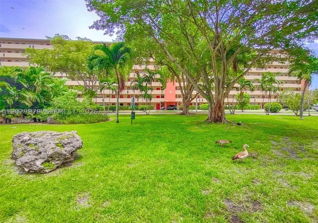 2nd image of 1710 Ne 191St St, Miami, FL 33179