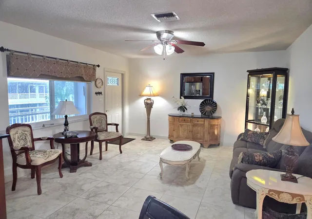 Homes for sale in Lighthouse Point, FL | 2100 NE 38th St NE, Lighthouse Point, FL 33064