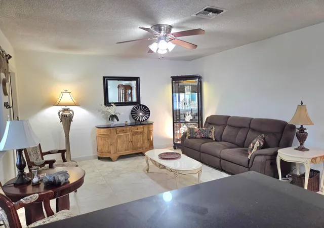 Homes for sale in Lighthouse Point, FL | 2100 NE 38th St NE, Lighthouse Point, FL 33064