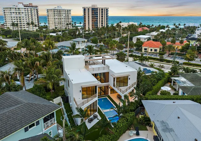 4th image of 390 Jupiter Ln, Juno Beach, FL 33408 | MLS# B26036863